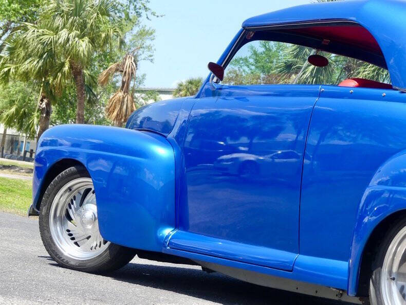 1948 Ford Super Deluxe