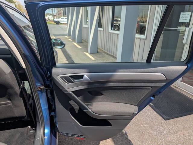 2016 Volkswagen Golf SportWagen