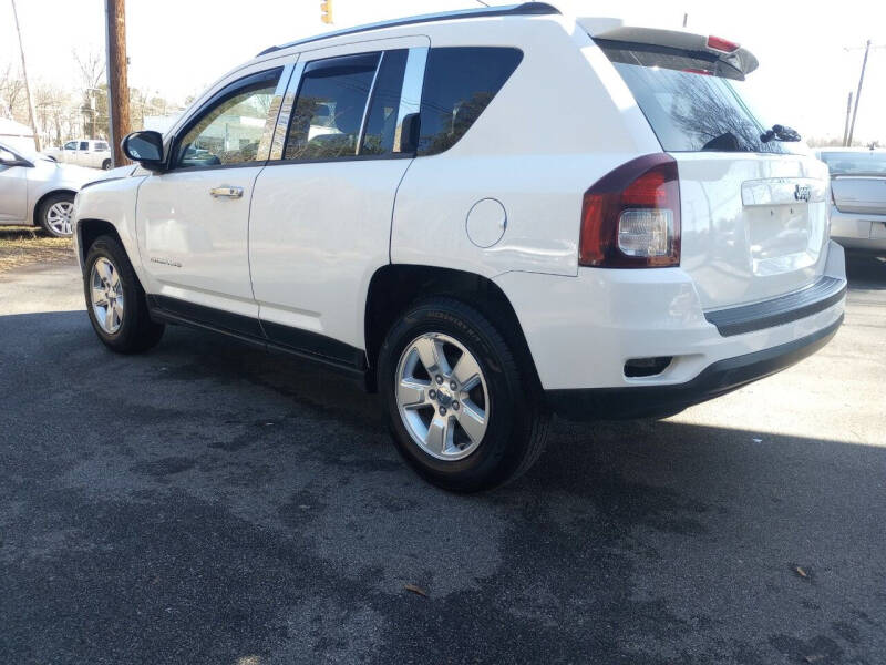 2014 Jeep Compass Sport photo 6