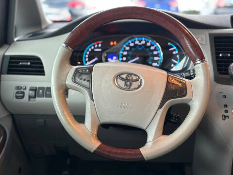 2013 Toyota Sienna Limited 7-Passenger