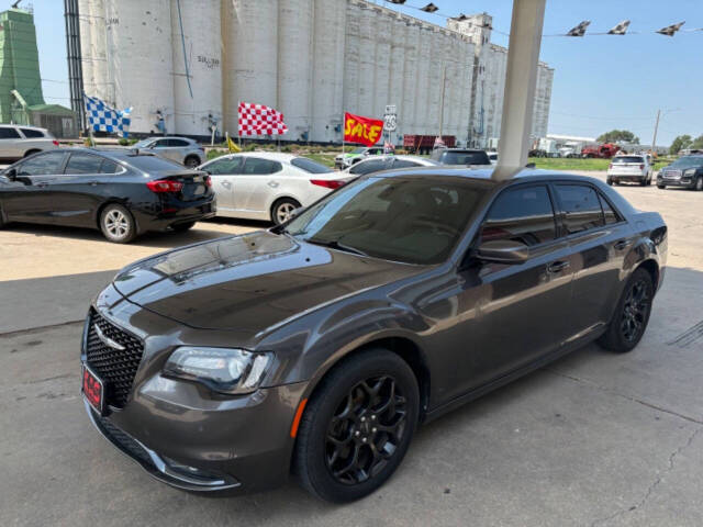 2019 Chrysler 300 for sale at Kansas Auto Sales in Ulysses, KS