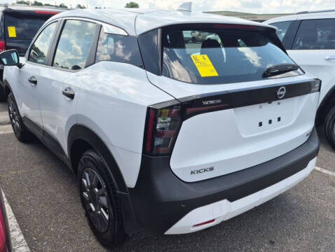 2025 Nissan Kicks S