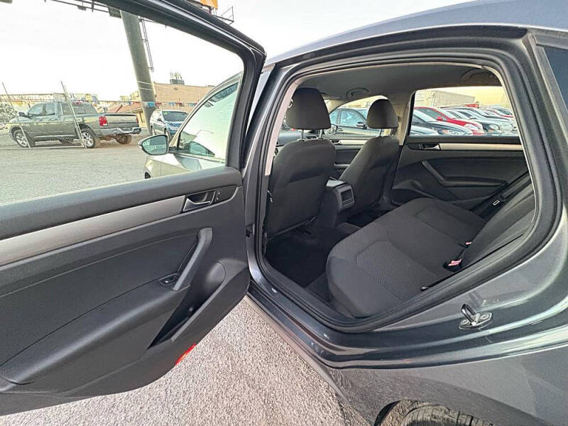 2012 Volkswagen Passat S PZEV