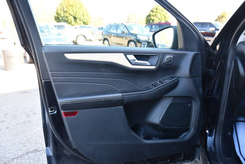 2021 Ford Escape Titanium