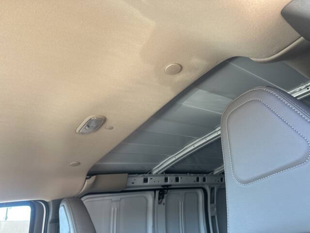 2025 Chevrolet Express 2500