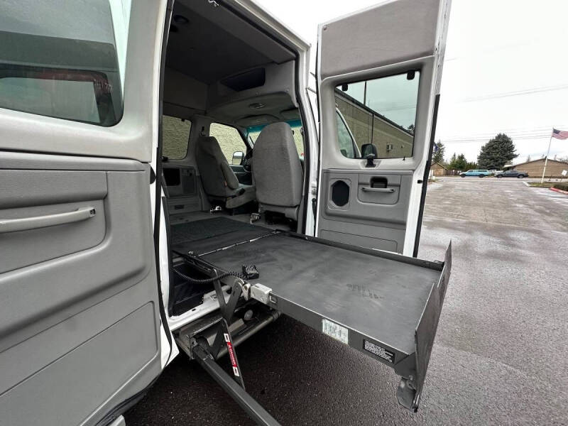 2008 Ford E-Series E-150 XLT