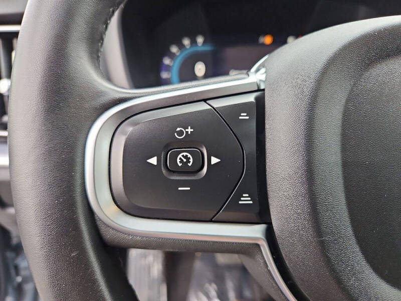 2024 Volvo S60 B5 Core Dark Theme