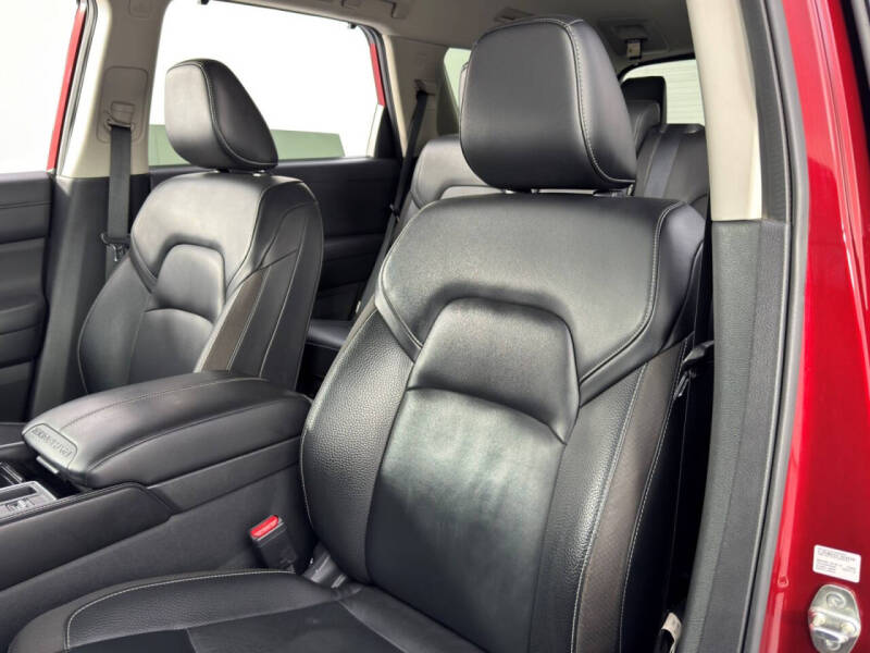 2022 Nissan Pathfinder SL