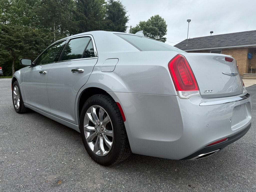 2019 Chrysler 300 5