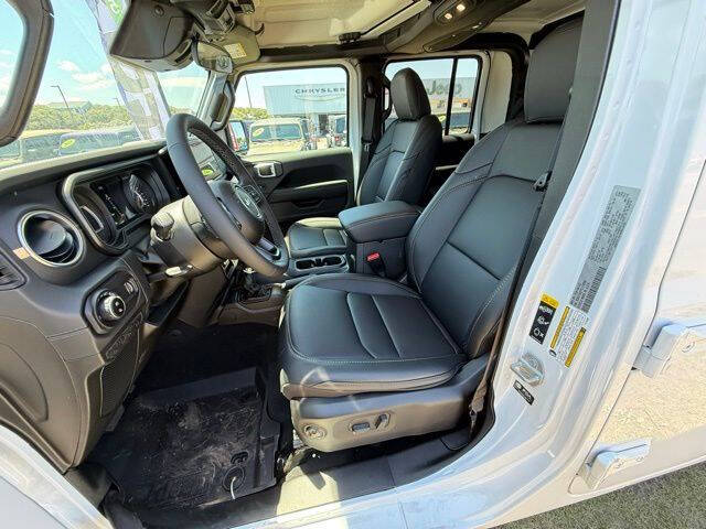 2026 Jeep Gladiator Sahara