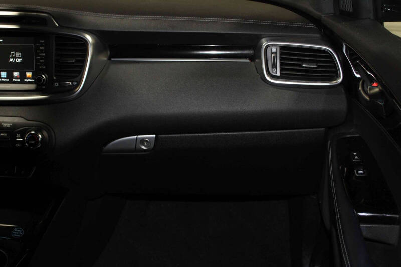 2017 Kia Sorento SX Limited V6