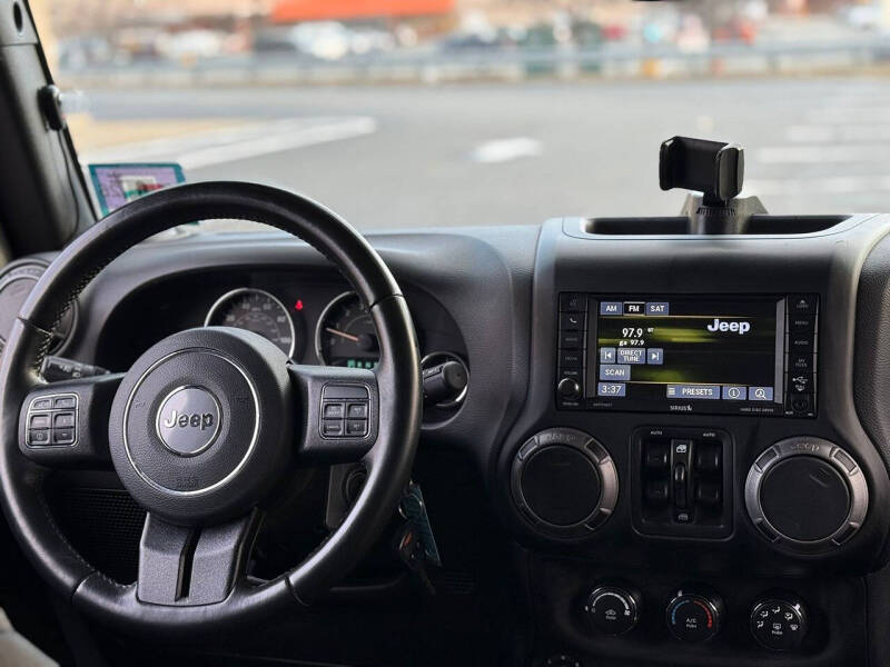 2011 Jeep Wrangler Unlimited Sahara