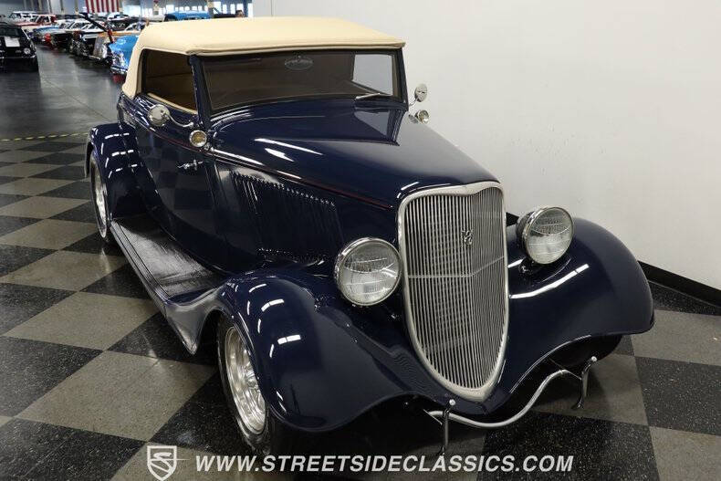 1933 Ford Cabriolet