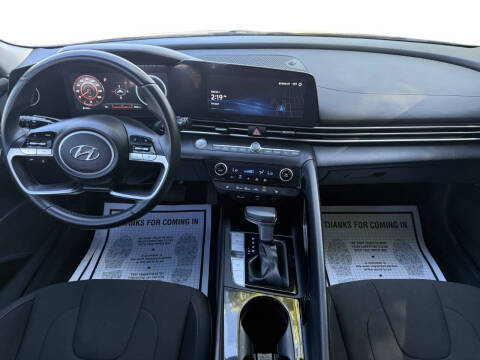 2023 Hyundai Elantra SEL