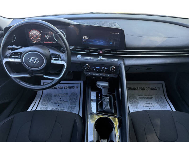 2023 Hyundai Elantra SEL