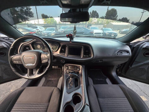 2020 Dodge Challenger SXT