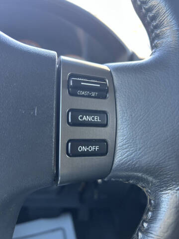 2011 Nissan Titan SL