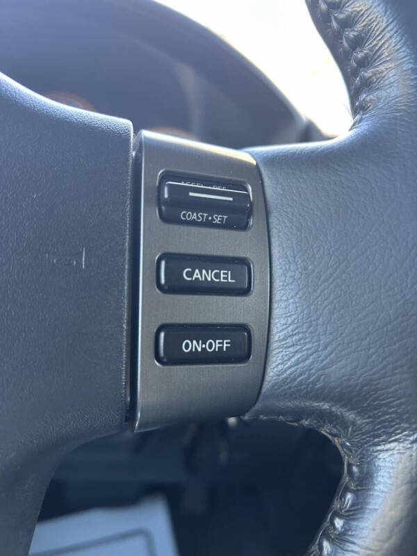 2011 Nissan Titan SL