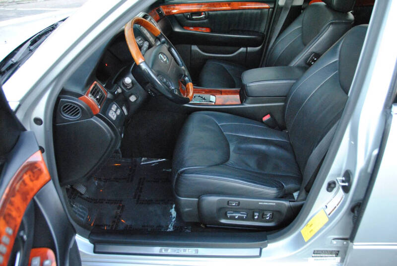 2005 Lexus LS 430