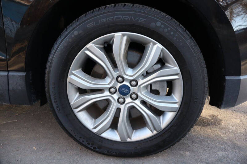 2022 Ford Edge Titanium