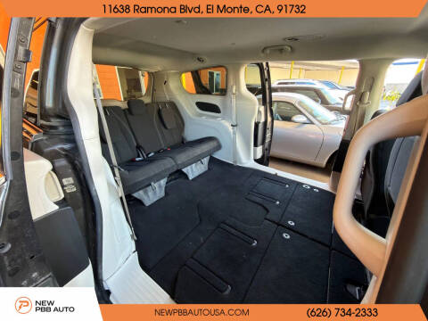 2022 Chrysler Voyager LX