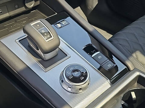 2025 Mitsubishi Outlander PHEV SEL