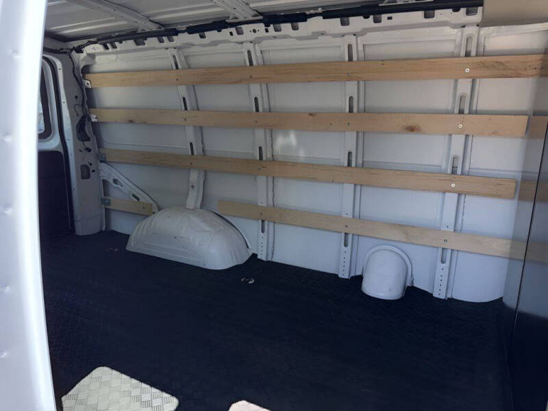 2024 Chevrolet Express 2500