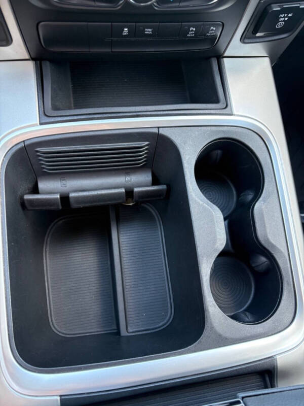 2018 RAM 1500 SLT