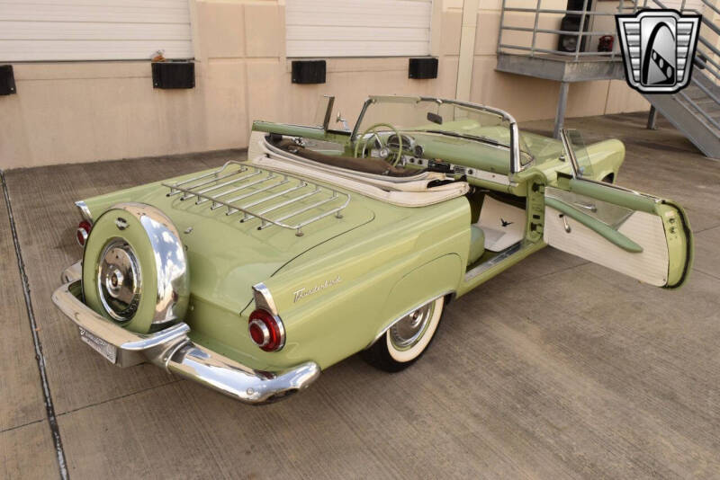 1956 Ford Thunderbird