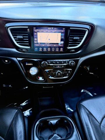 2020 Chrysler Pacifica Touring L Plus 35th Anniversary