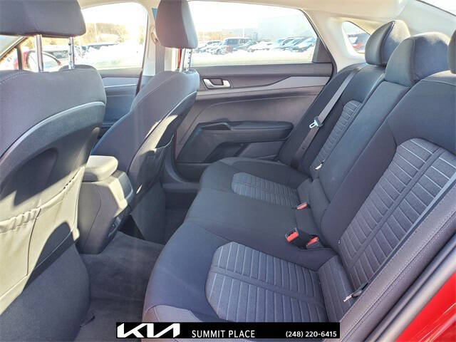 2025 Kia K5 LXS
