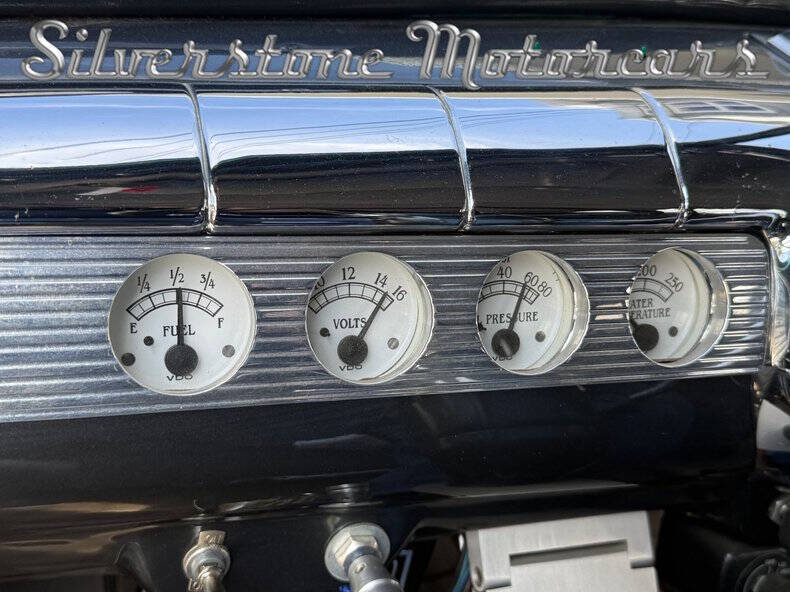 1946 Ford Super Deluxe