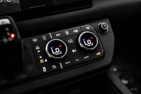 2024 Land Rover Defender 130 P400 X-Dynamic SE