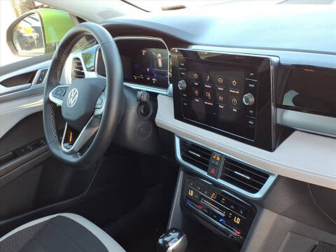 2025 Volkswagen Taos SE