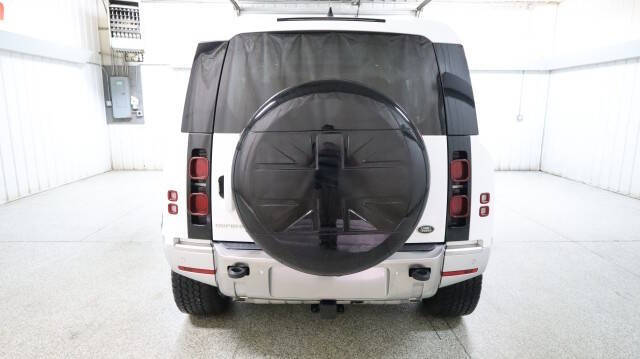 2023 Land Rover Defender 110 SE