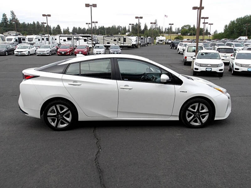 2016 Toyota Prius Four Touring