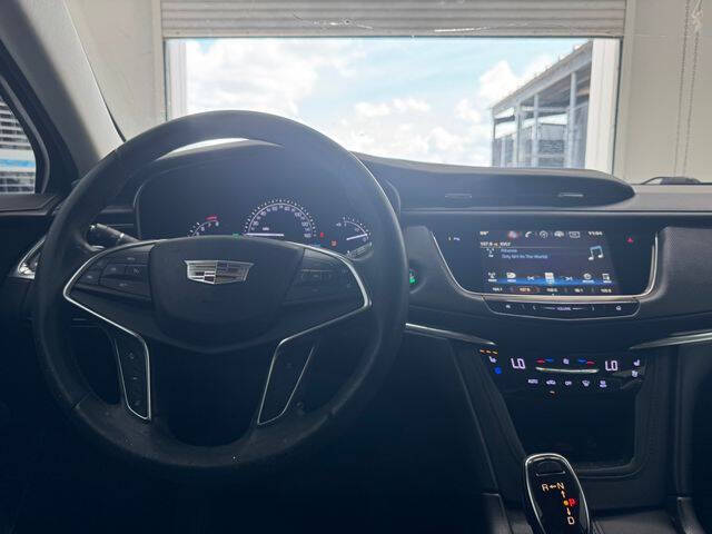 2018 Cadillac XT5 Premium Luxury