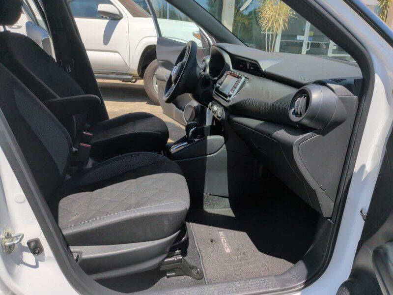 2020 Nissan Kicks S