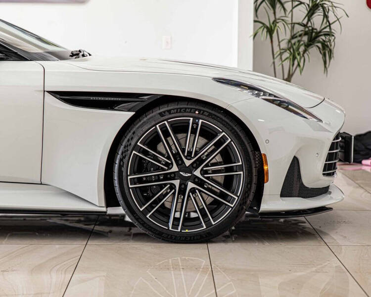 2025 Aston Martin DB12 Volante