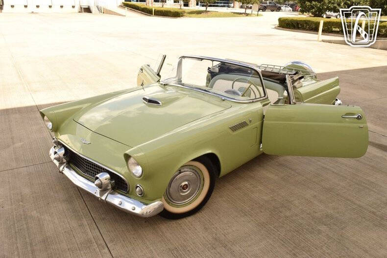 1956 Ford Thunderbird