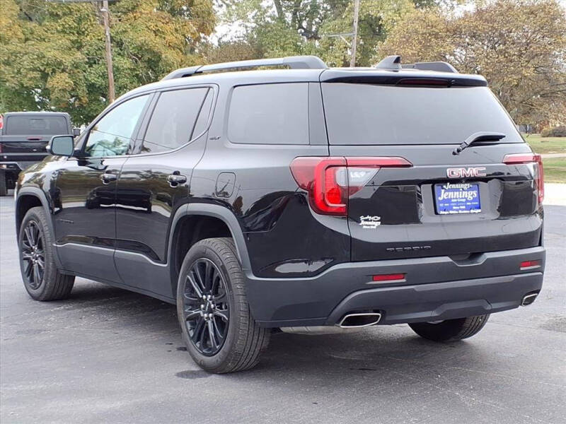 2023 GMC Acadia SLT