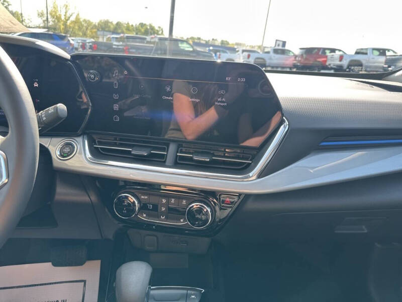 2025 Chevrolet Trax LT