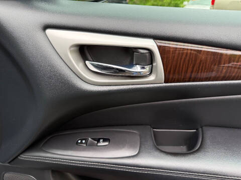 2013 Nissan Pathfinder SL