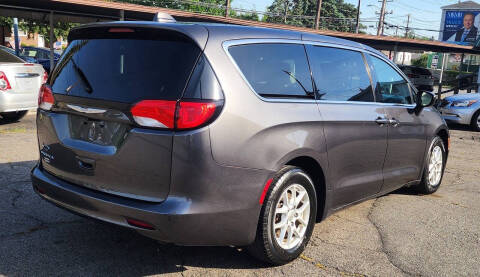 2017 Chrysler Pacifica Touring