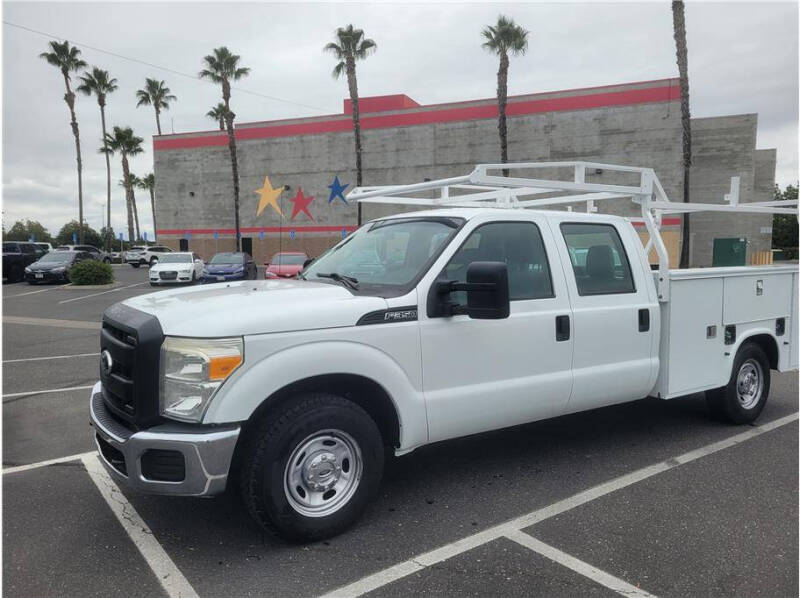 2011 Ford F-350 Super Duty XL's photo