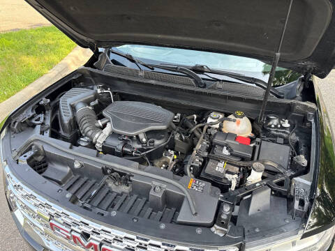 2022 GMC Acadia Denali