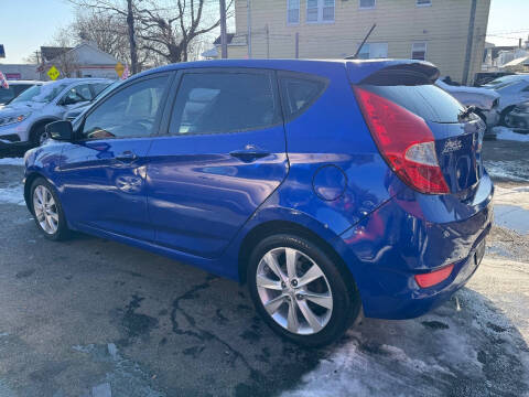 2012 Hyundai Accent SE