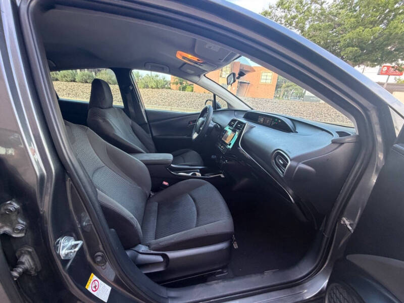 2016 Toyota Prius Three