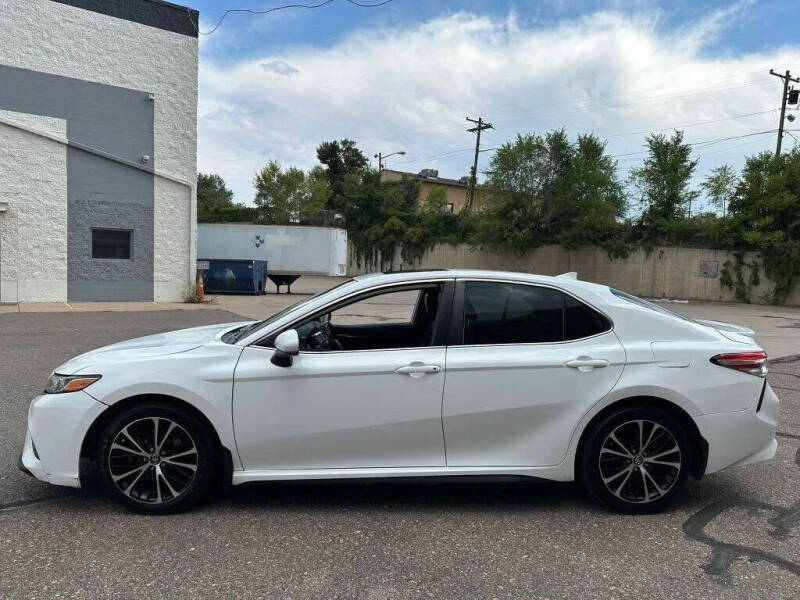 2020 Toyota Camry SE