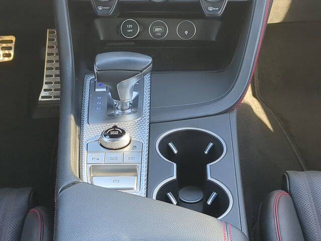 2023 Genesis G70